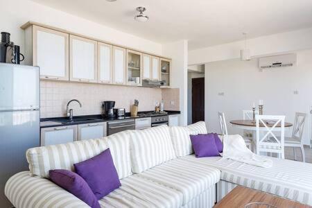 Joya Cyprus Mermaid Penthouse Apartment Agios Amvrosios  Luaran gambar
